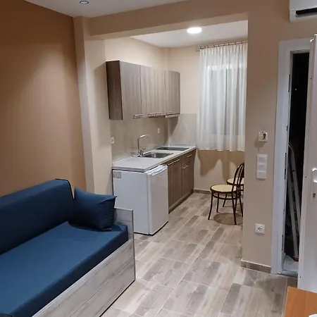 Apartment Ladenis Nea Plagia