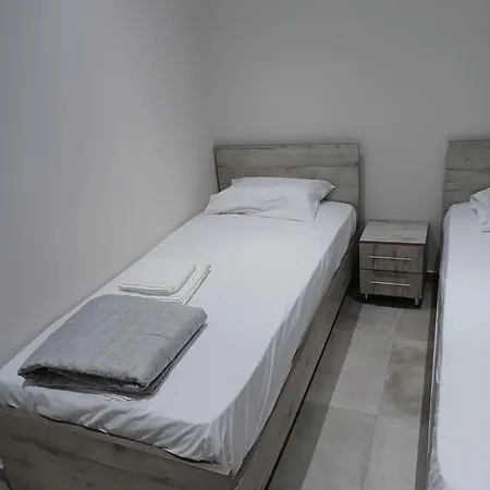 Apartment Ladenis