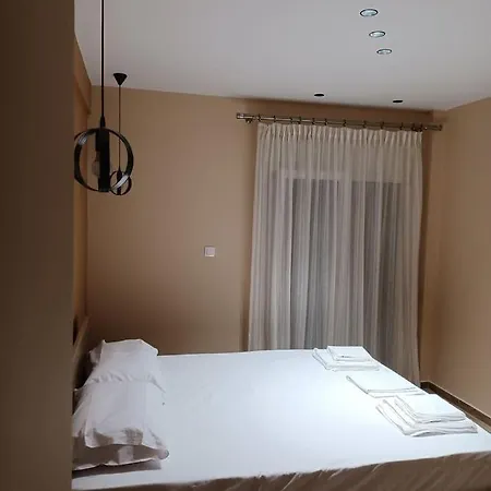 Ladenis ネア・プラギア