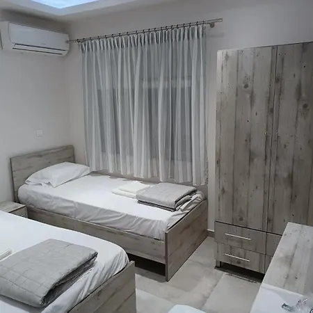 Apartment Ladenis *