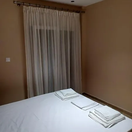 Apartment Ladenis