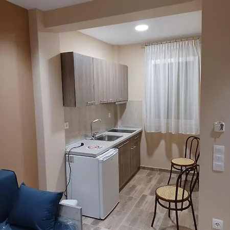 Ladenis Apartman *